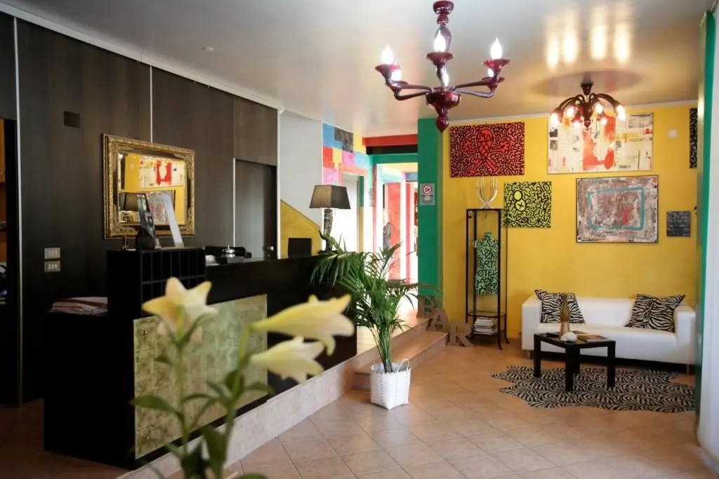 Art Hotel colourful lounge
